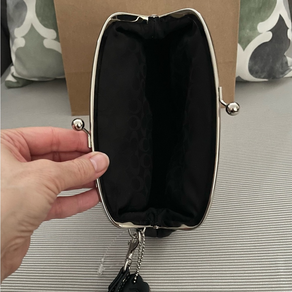 Coach Kisslock Black Leather Wristlet - Picture 4 of 9